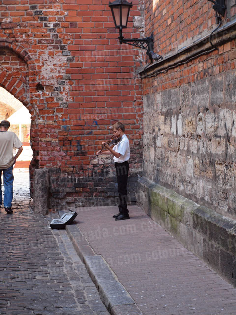 Busker Playing the Guitar | Cheap Stock Photo