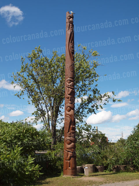 Totem Pole (1) | Cheap Stock Photo