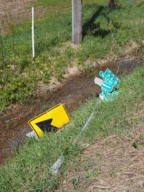 Smashed Traffic Sign | Cheap High Resolution Stock Photo
